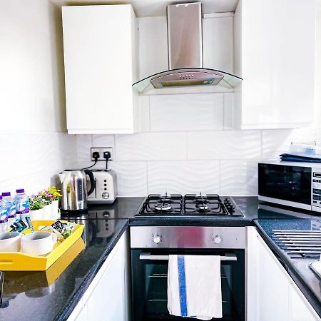 Beautiful 2 Bedroom House - Free Parking - Lt House 레스터 외부 사진