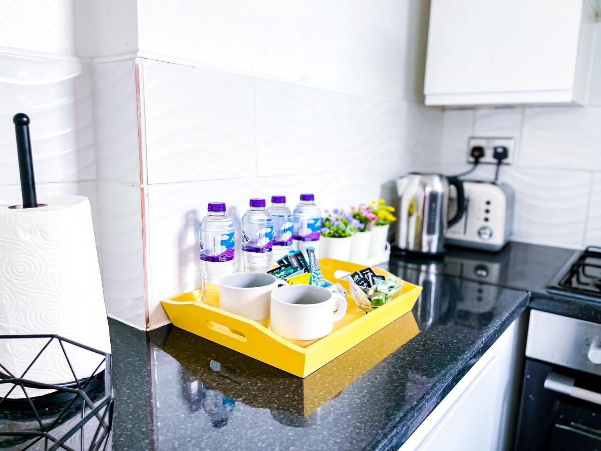 Beautiful 2 Bedroom House - Free Parking - Lt House 레스터 외부 사진