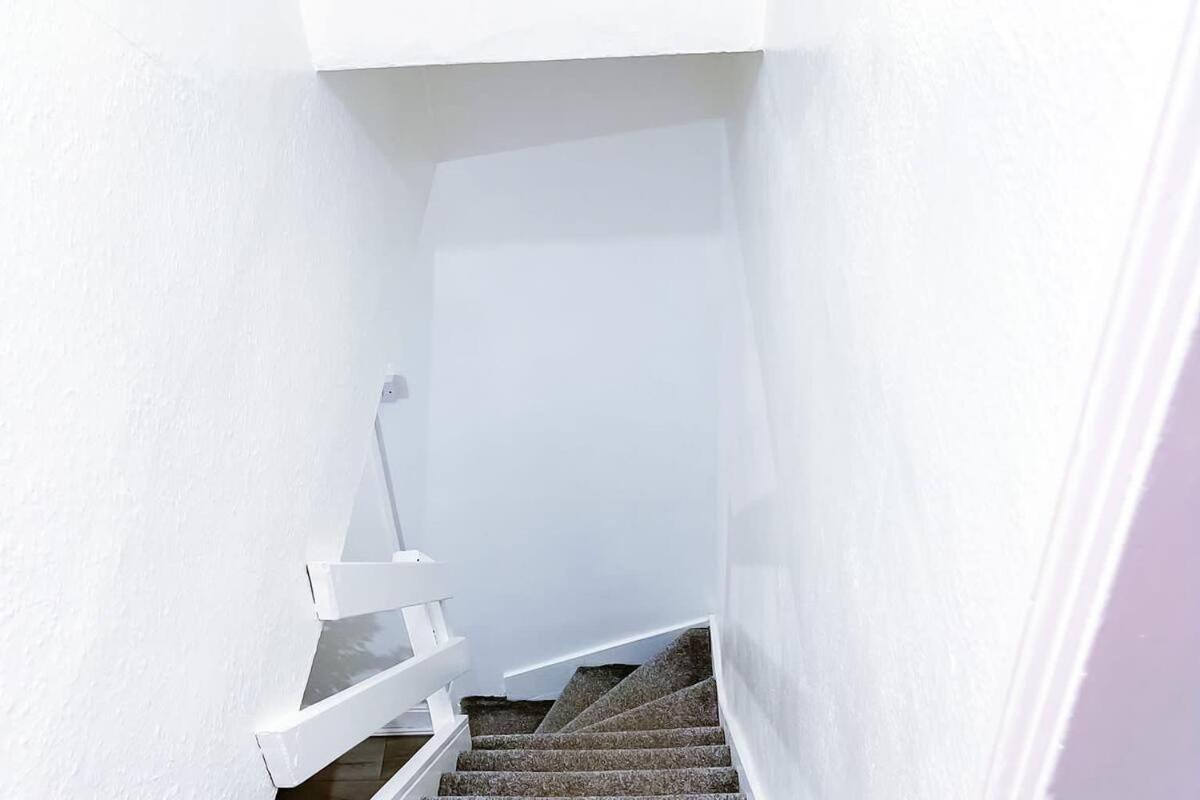 Beautiful 2 Bedroom House - Free Parking - Lt House 레스터 외부 사진