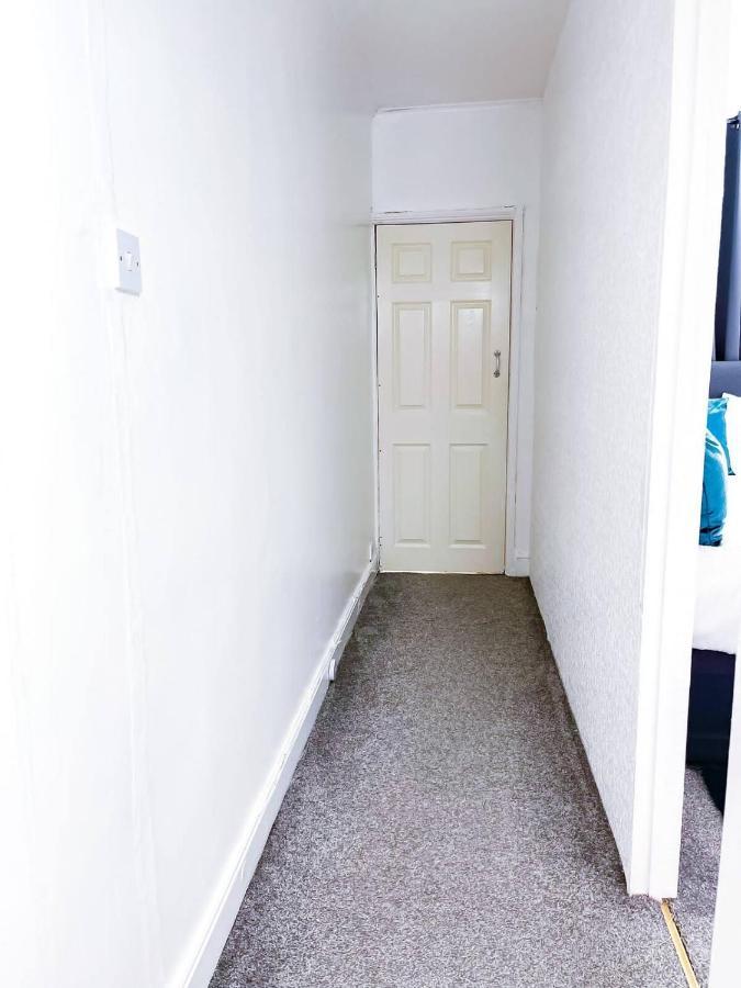 Beautiful 2 Bedroom House - Free Parking - Lt House 레스터 외부 사진